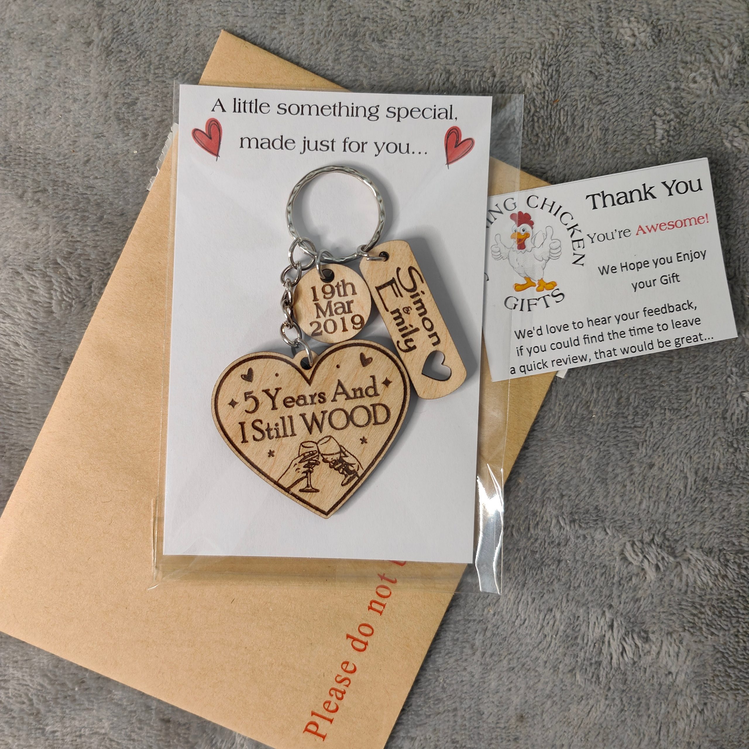 Personalised Wooden Anniversary Keyring: Engraved Name & Date - Image 7